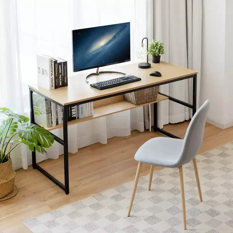 Bureau informatique industriel de 55" avec étagère de rangement et patins réglables